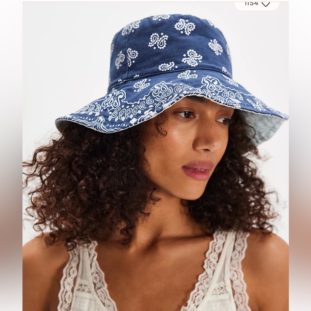 NWT Free People Blue Bandana Print Bucket Hat